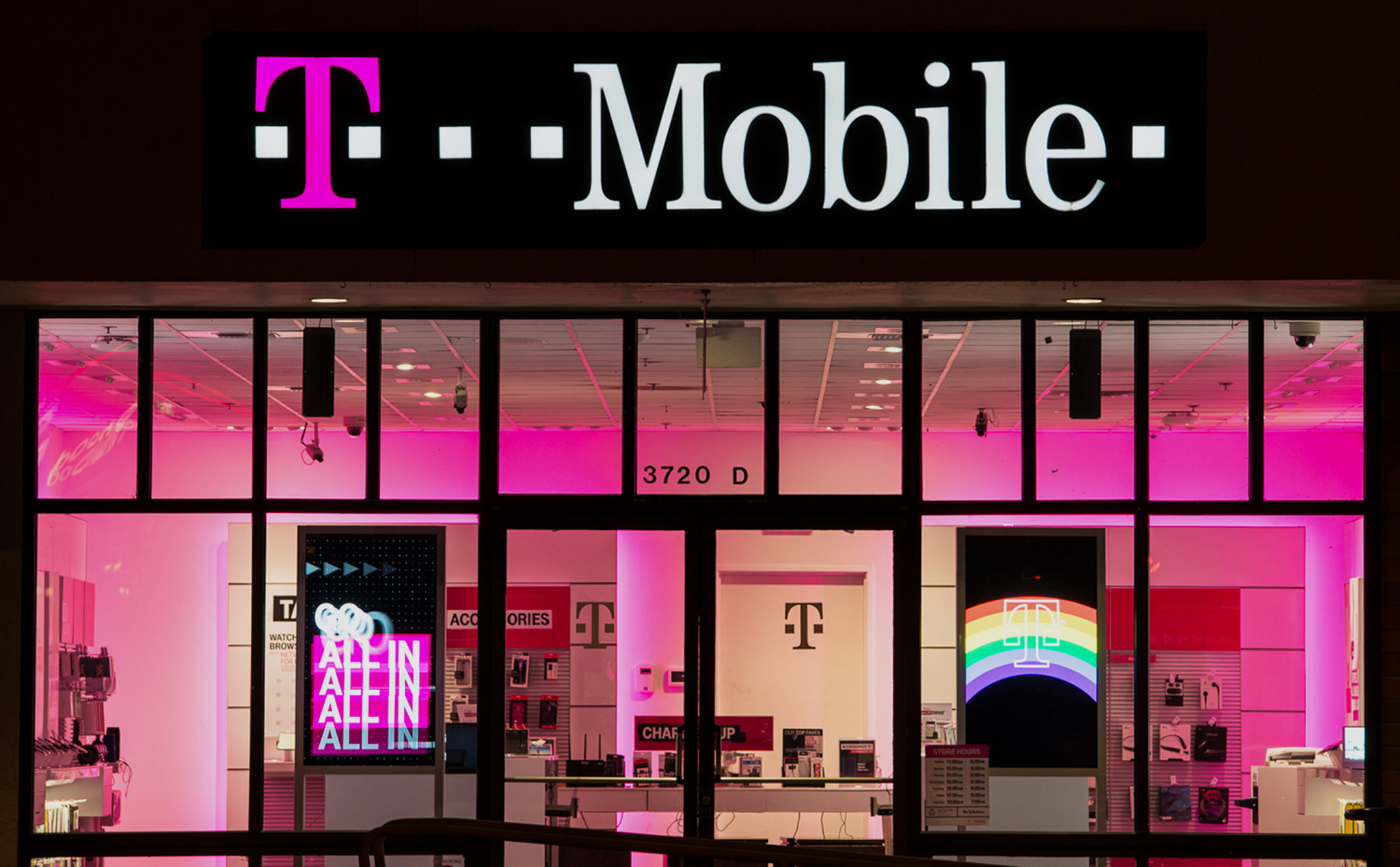 T-Mobile bị hacker tấn công mạng